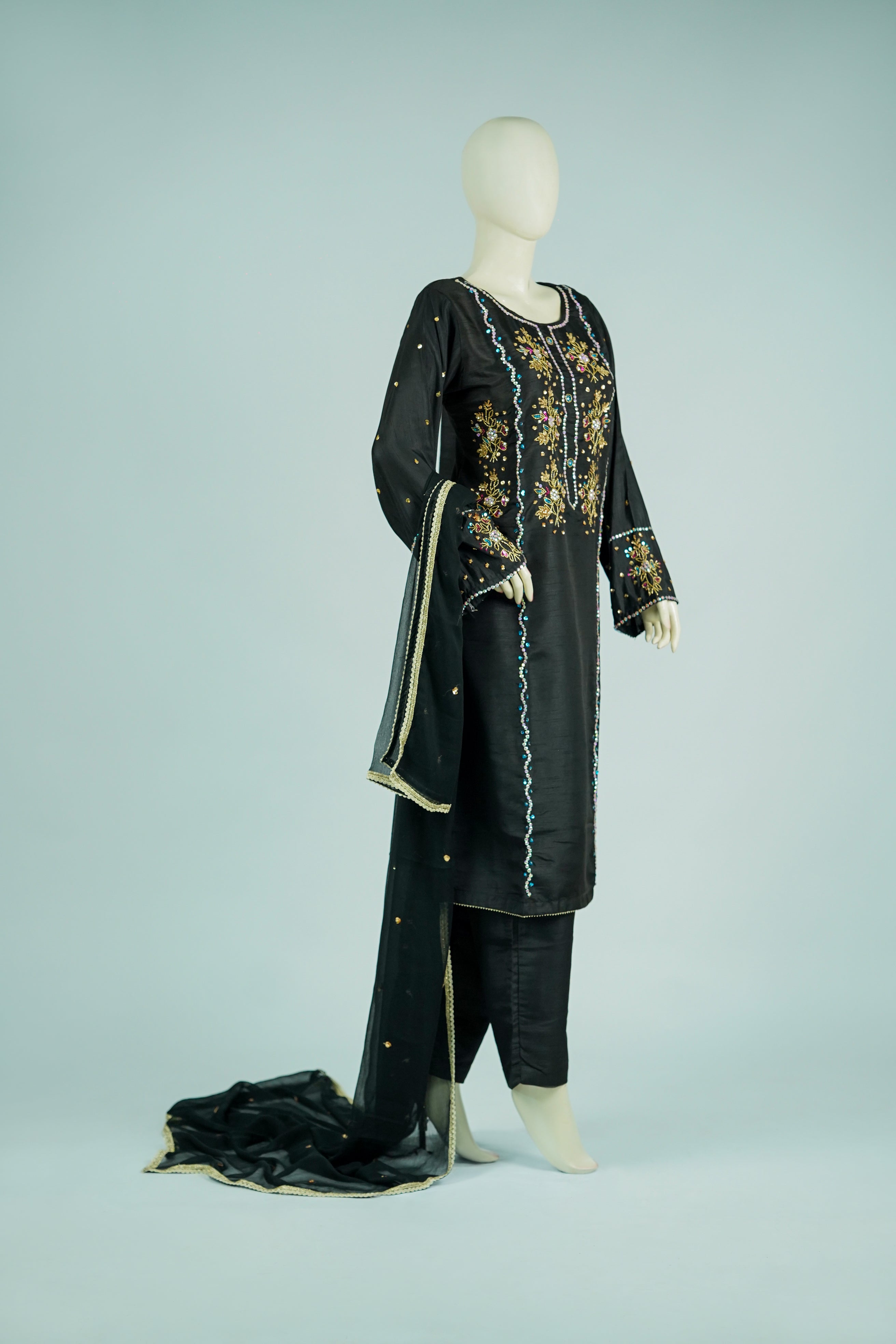 Pareeshay – 3pcs Russian Silk Suit with Chiffon Dupatta