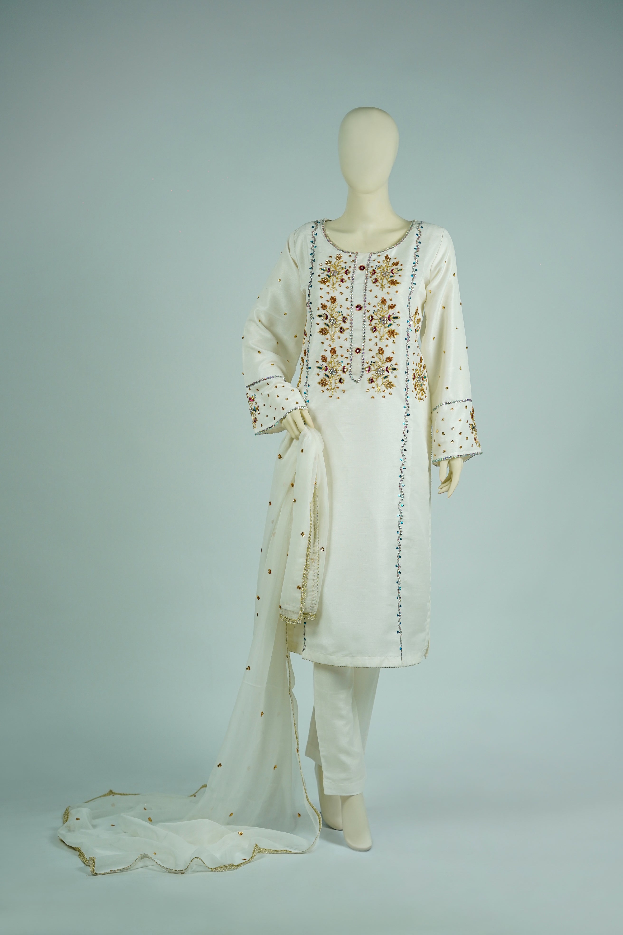 Pareeshay – 3pcs Russian Silk Suit with Chiffon Dupatta