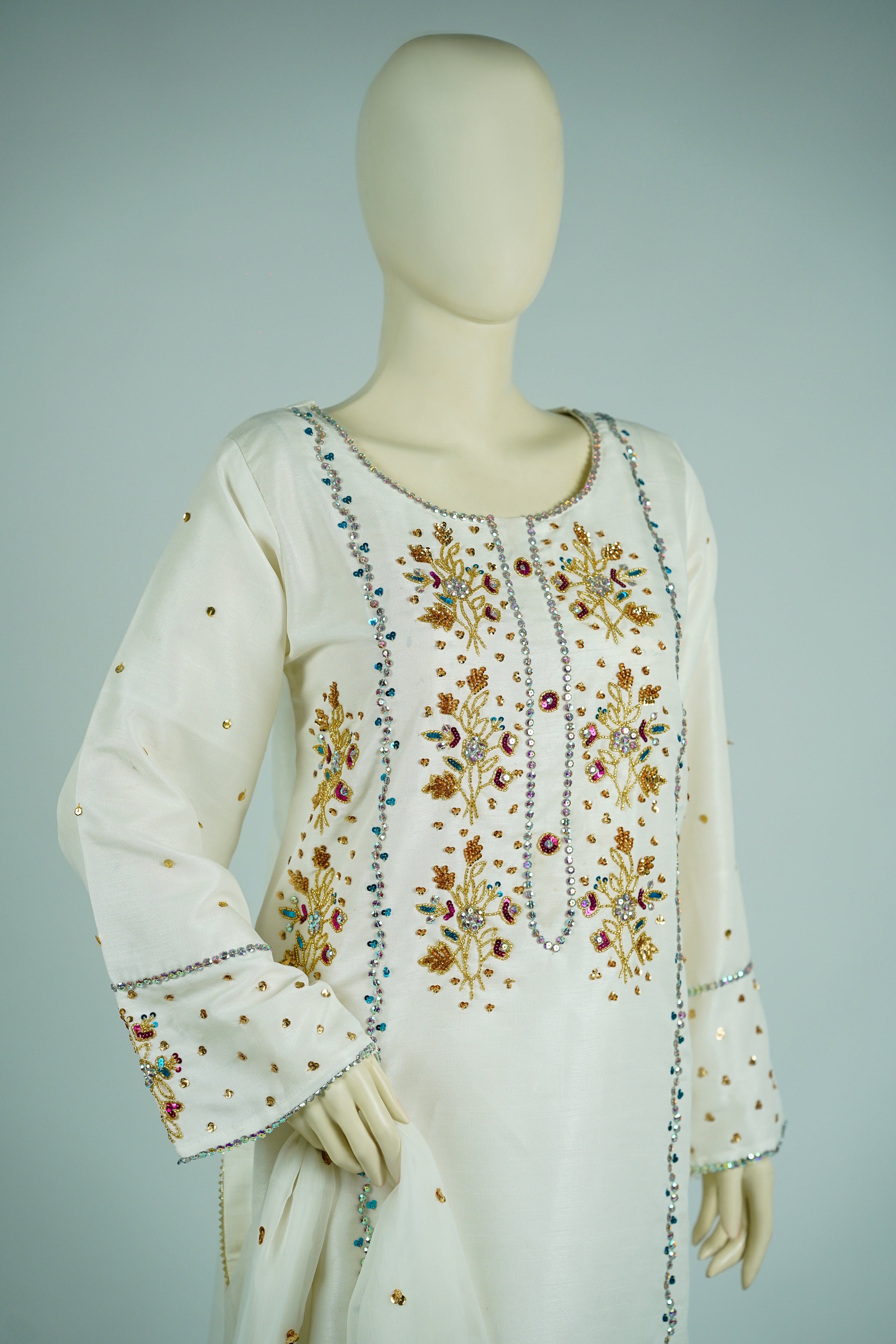 Pareeshay – 3pcs Russian Silk Suit with Chiffon Dupatta