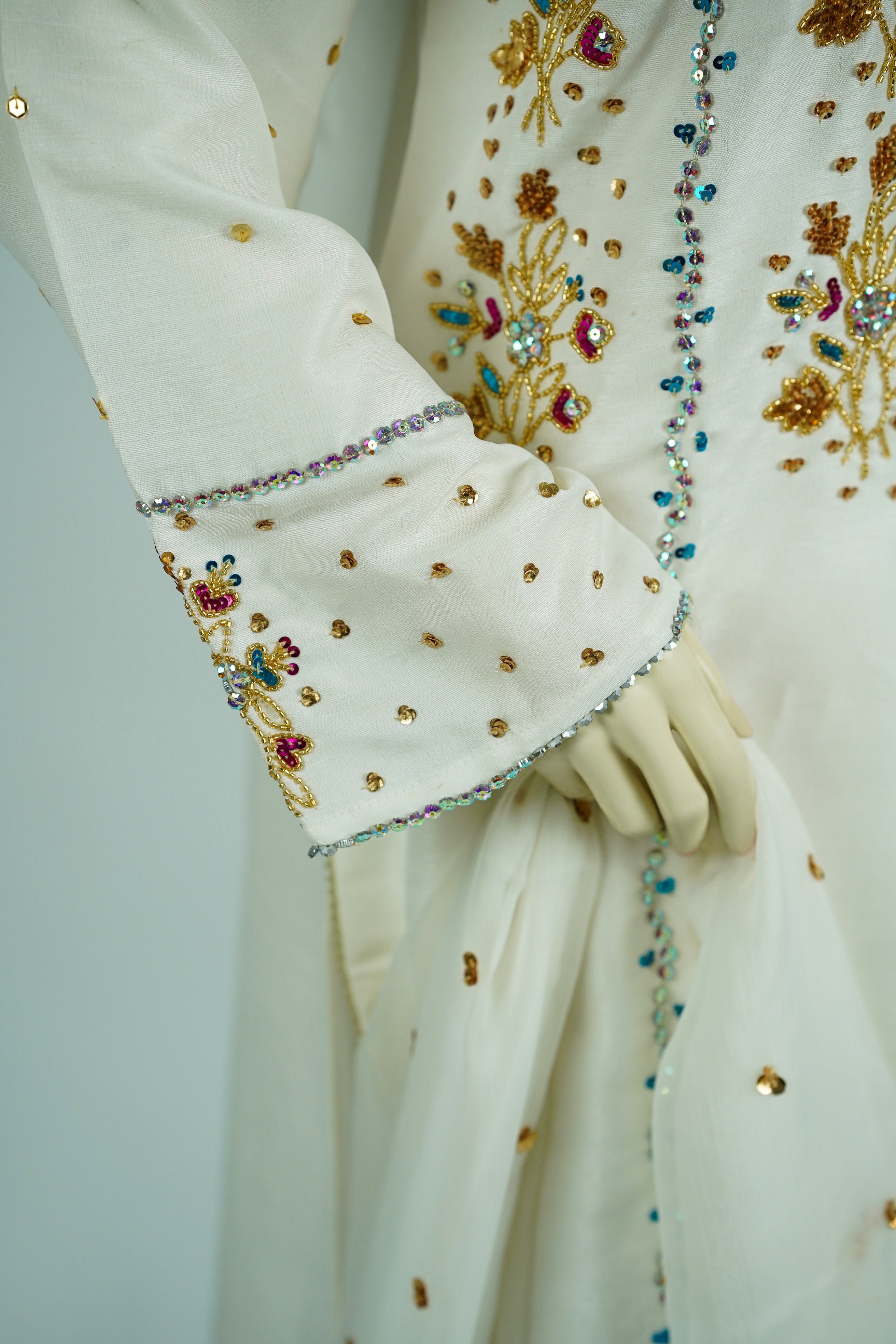 Pareeshay – 3pcs Russian Silk Suit with Chiffon Dupatta