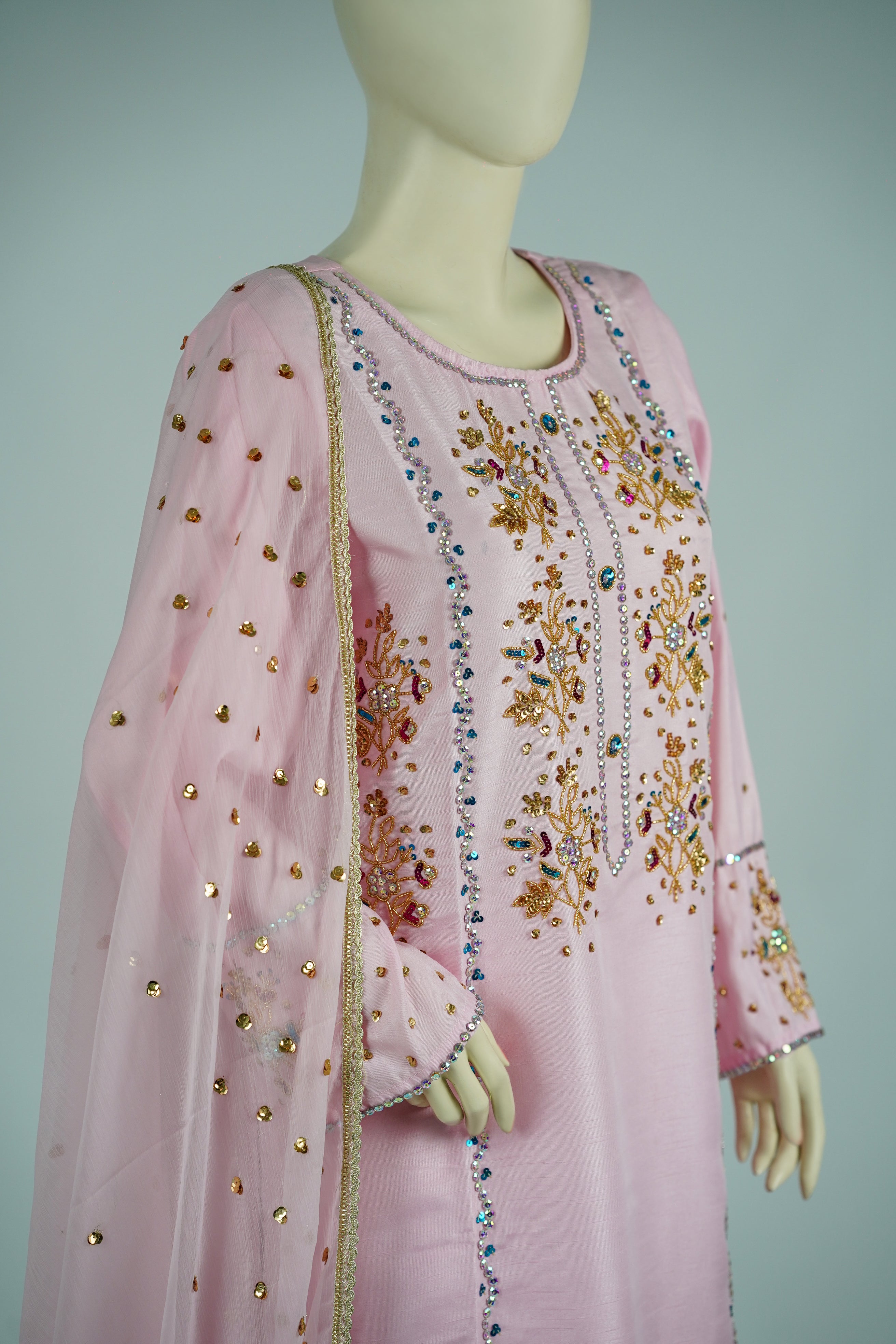 Pareeshay – 3pcs Russian Silk Suit with Chiffon Dupatta