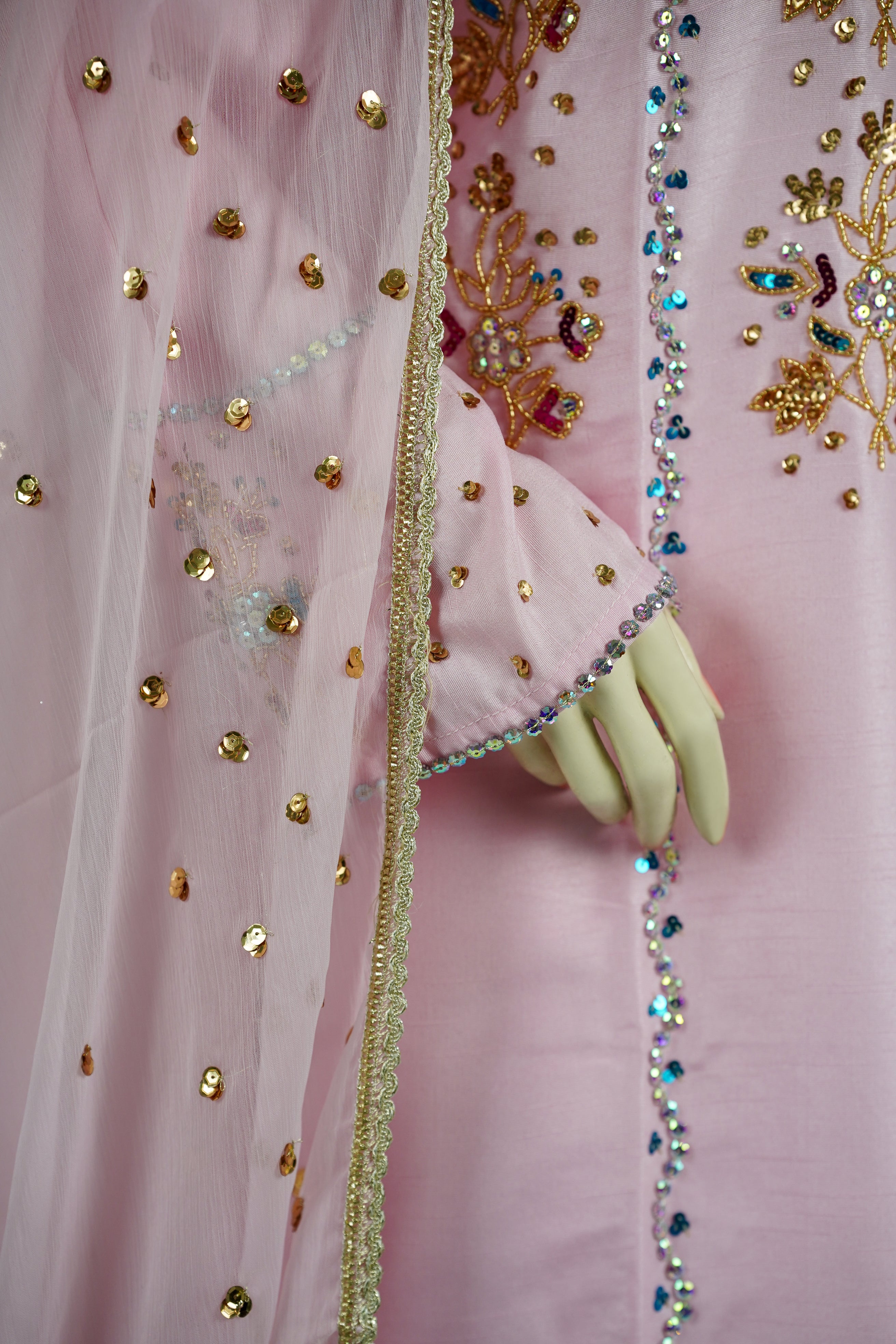 Pareeshay – 3pcs Russian Silk Suit with Chiffon Dupatta