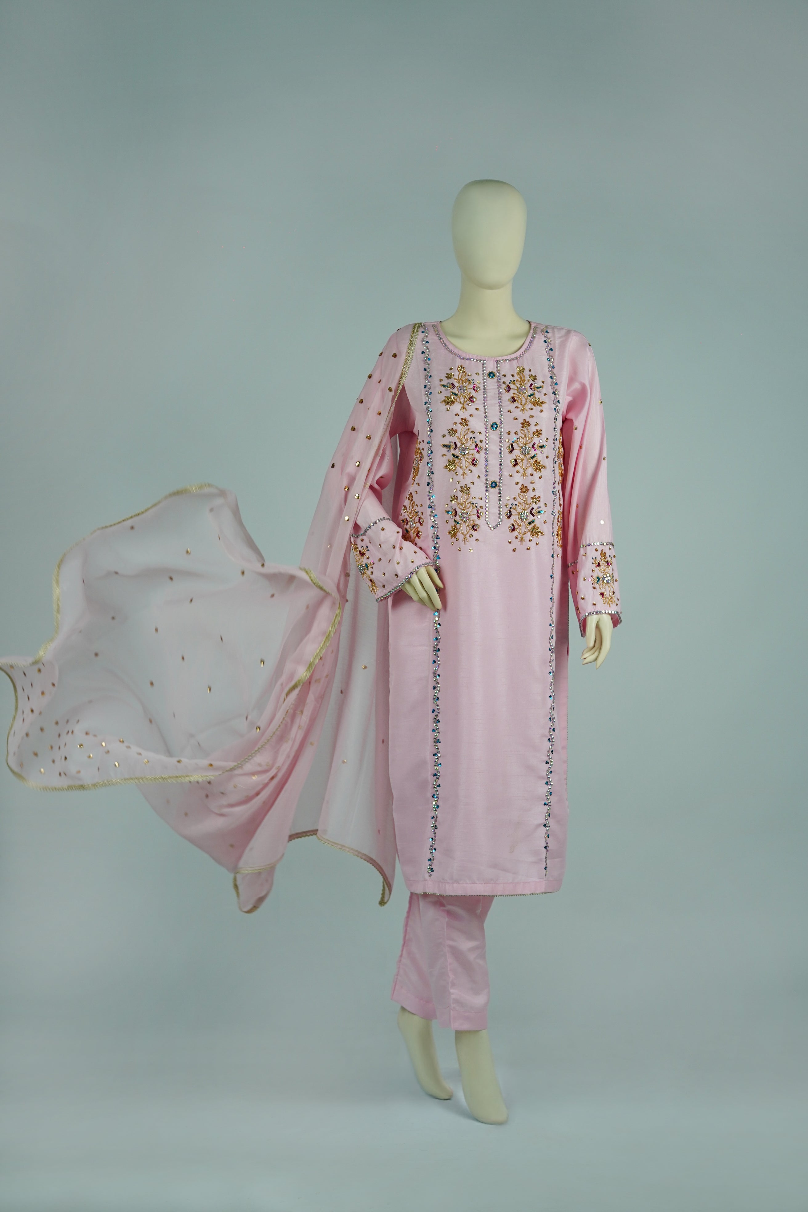 Pareeshay – 3pcs Russian Silk Suit with Chiffon Dupatta