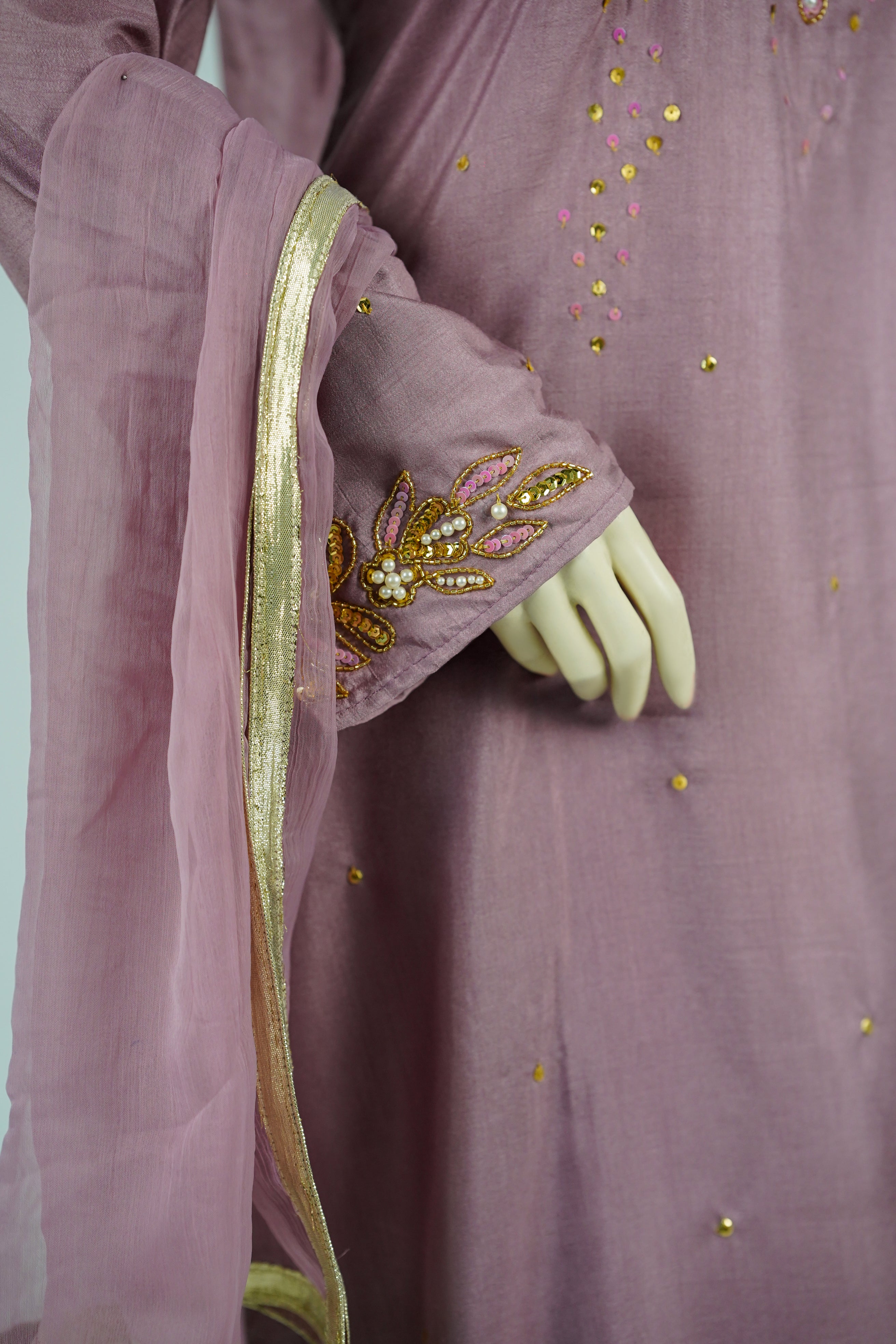 Husna – 3pcs Russian Silk Suit with Chiffon Dupatta