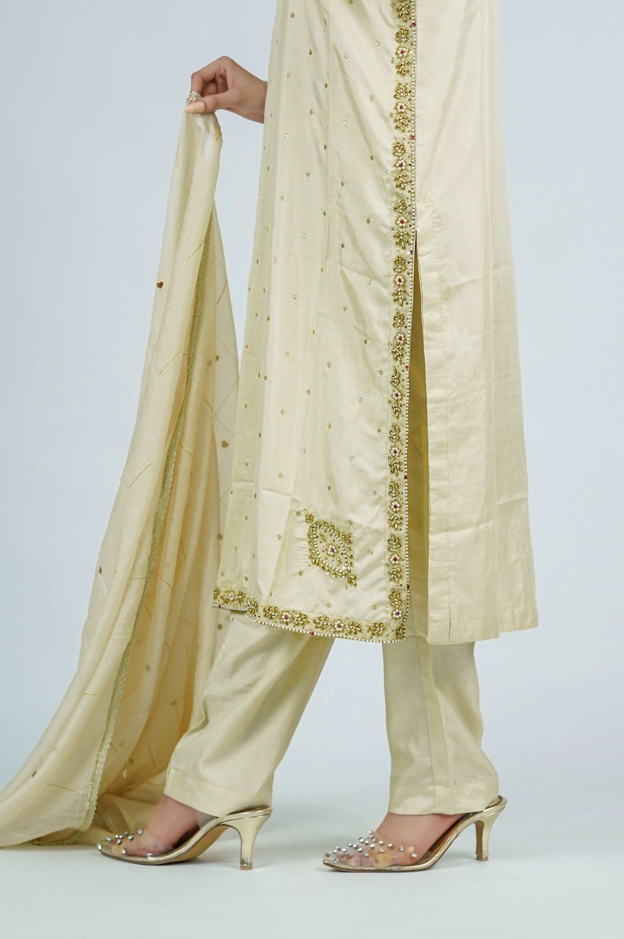 Dove – 3pcs Russian Silk Suit with Chiffon Dupatta