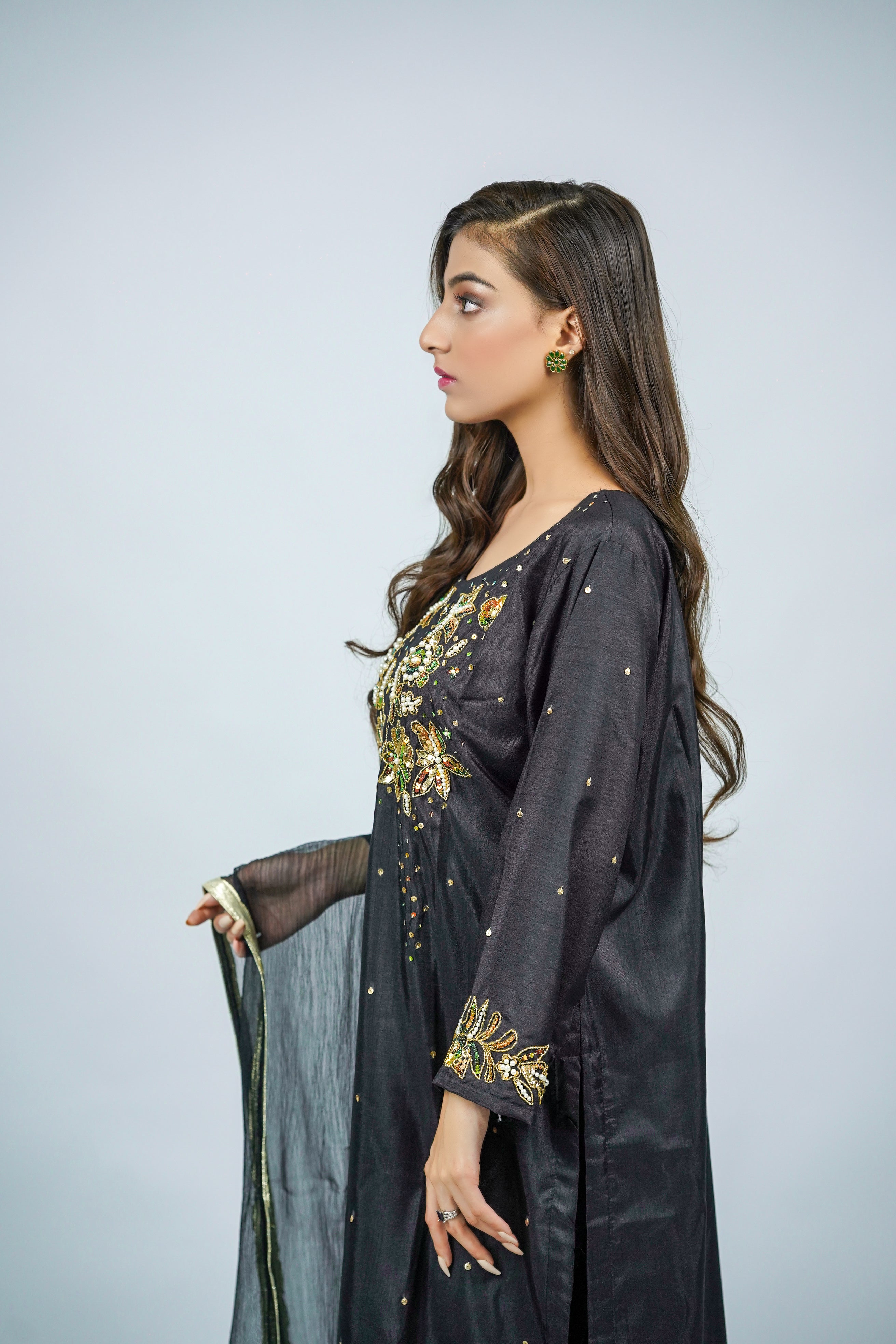 Husna – 3pcs Russian Silk Suit with Chiffon Dupatta