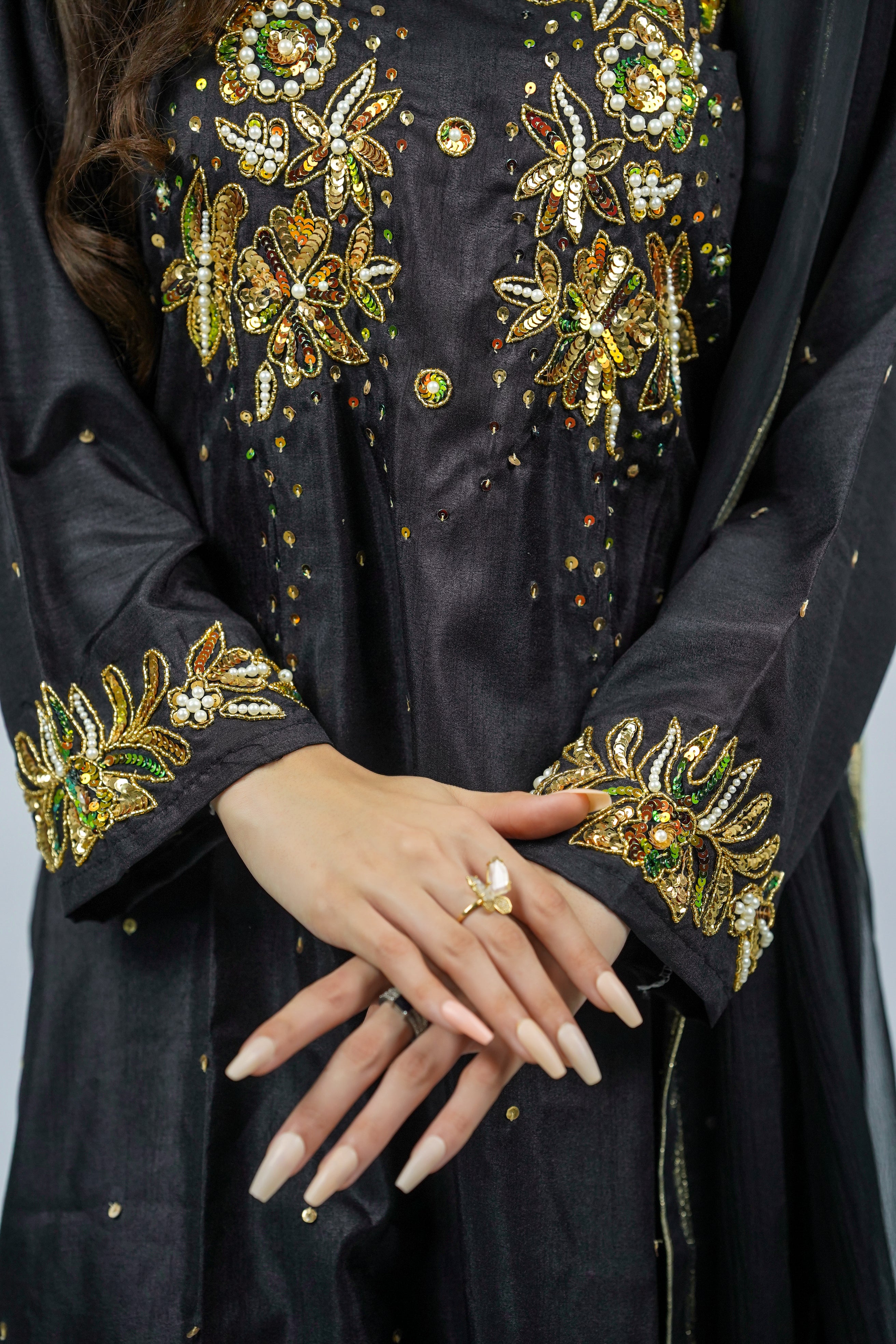 Husna – 3pcs Russian Silk Suit with Chiffon Dupatta