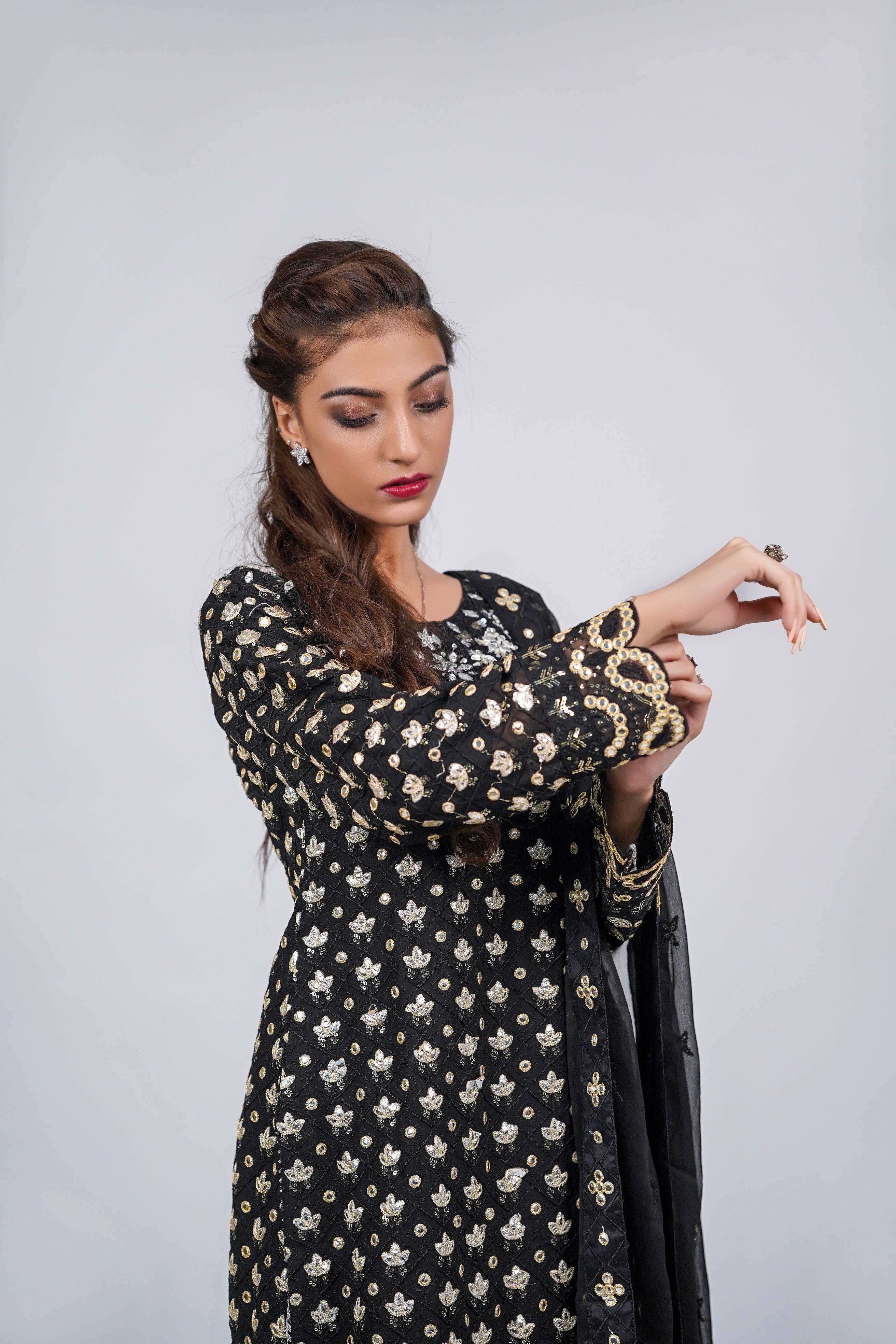 Mahir – 3pcs Embroidered Chiffon Shirt with Farshi Shalwar & Dupatta
