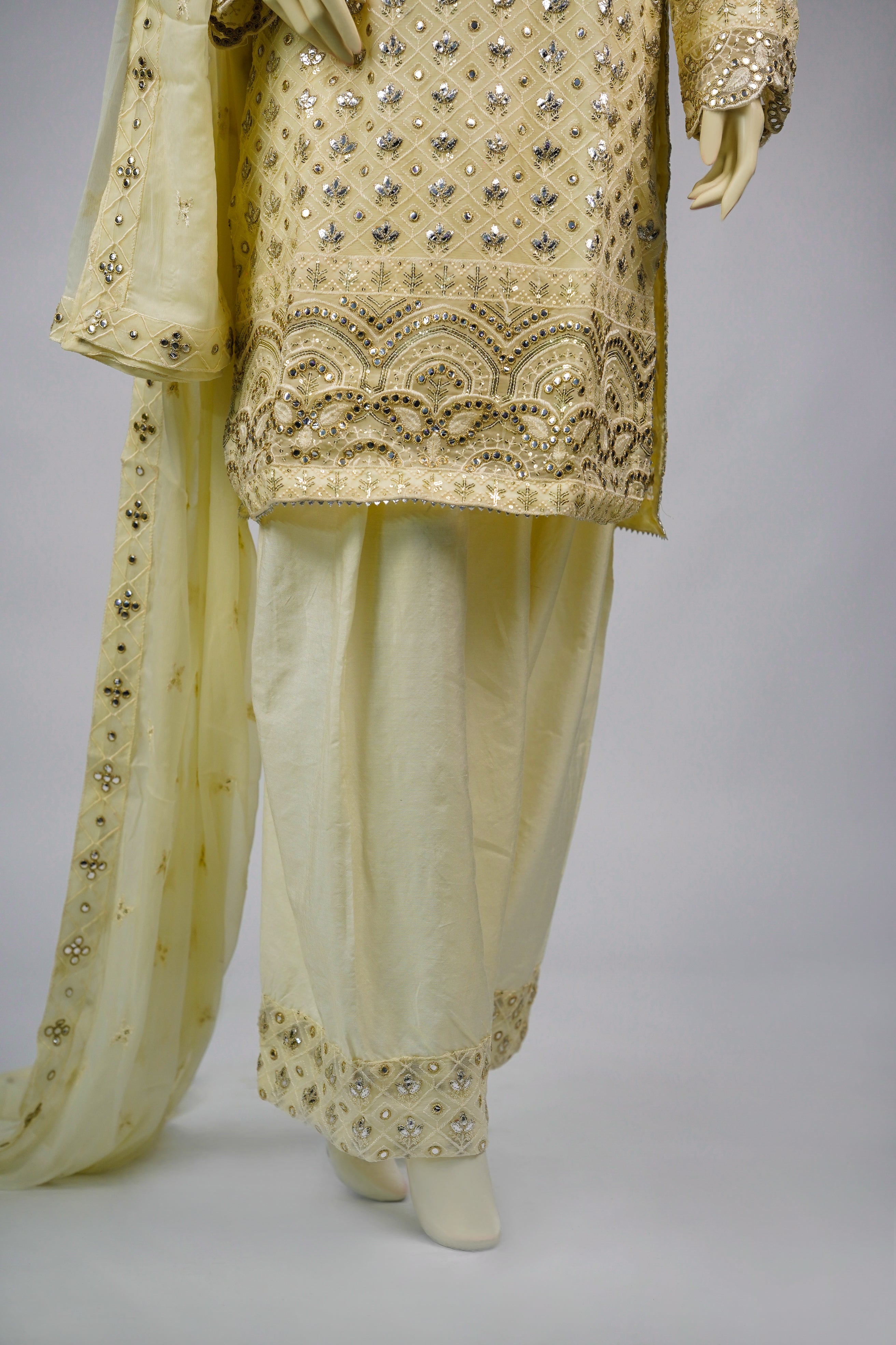 Mahir – 3pcs Embroidered Chiffon Shirt with Farshi Shalwar & Dupatta