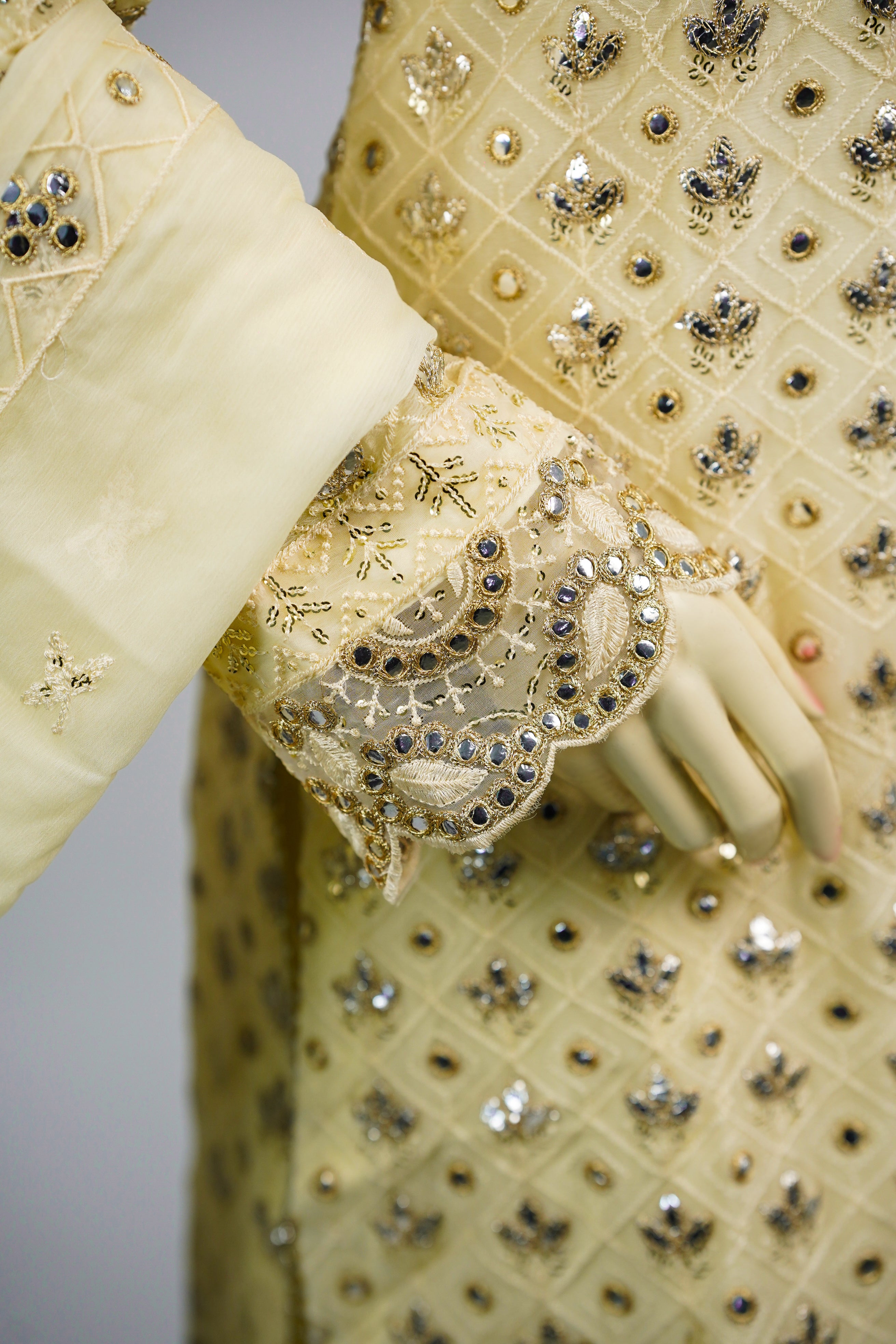Mahir – 3pcs Embroidered Chiffon Shirt with Farshi Shalwar & Dupatta
