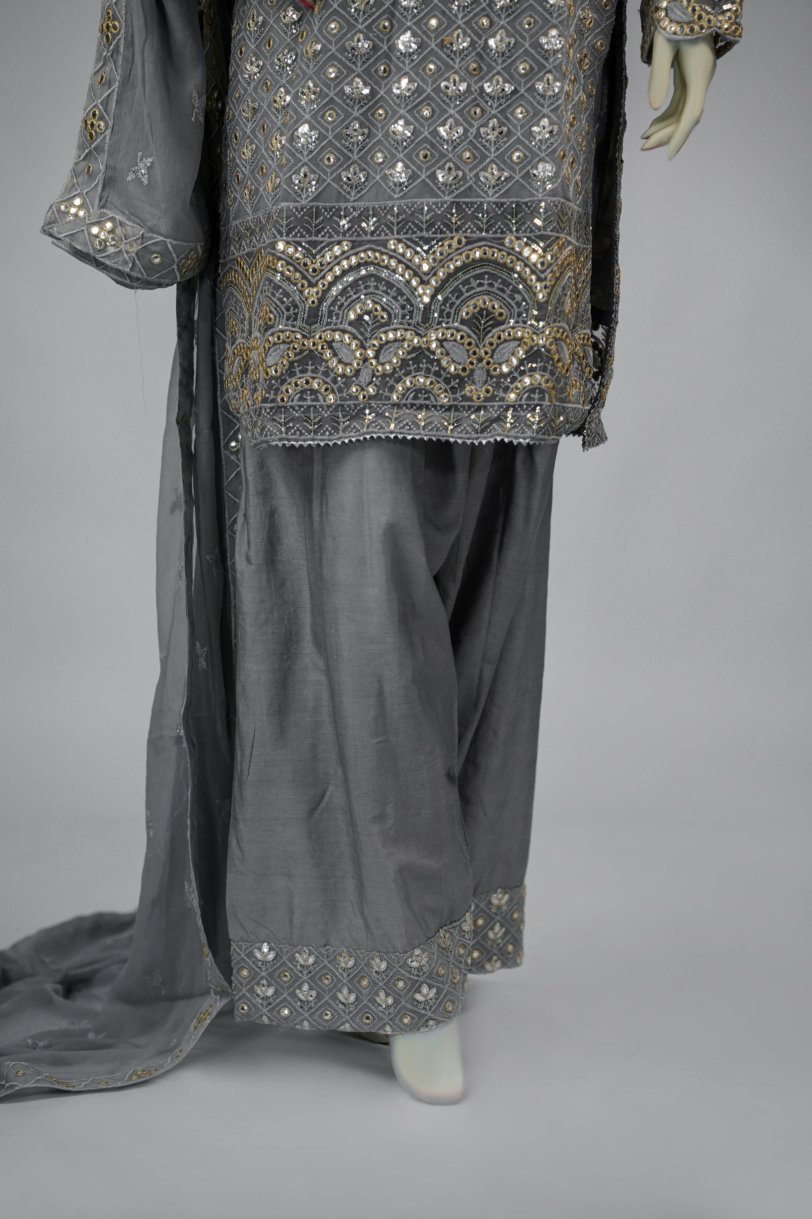 Mahir – 3pcs Embroidered Chiffon Shirt with Farshi Shalwar & Dupatta